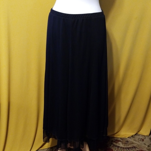 Dress Barn Dresses & Skirts - Dress Barn size large black skirt